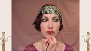 flapper-lips---a-quick-1920s-makeup-tutorial6---apply-deep1920s-shade-lipstick