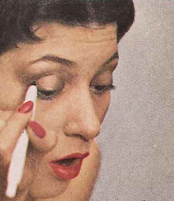 Vogue-1950-Eye-Makeup-Tutorial--Model-Barbara-Mullen