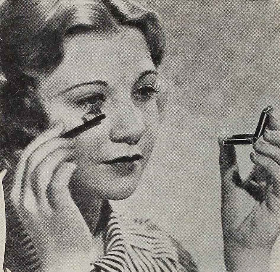 The-Secrets-of-applying-1930s-Cake-Mascara3