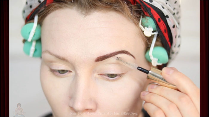 1920s makeup look - brows